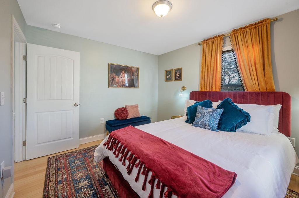 New Victorian Theme, 3Br, Lrg Backyard Close To Pnc Arena, Downtown, And Rdu Airport Роли Экстерьер фото