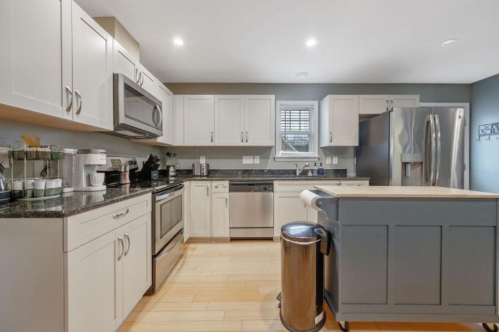 New Victorian Theme, 3Br, Lrg Backyard Close To Pnc Arena, Downtown, And Rdu Airport Роли Экстерьер фото