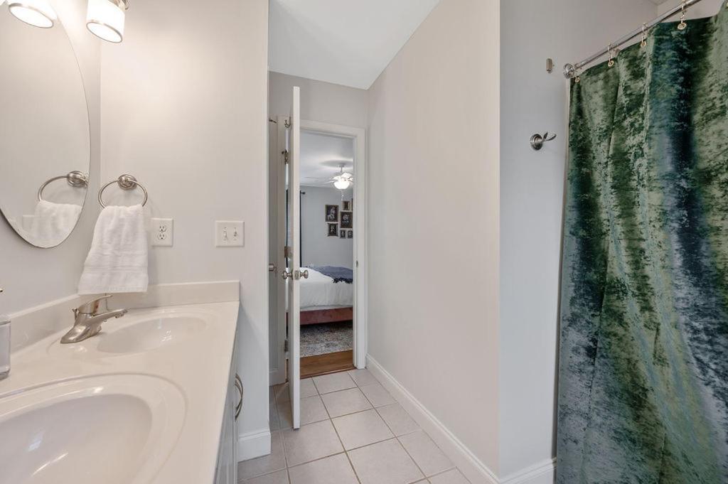 New Victorian Theme, 3Br, Lrg Backyard Close To Pnc Arena, Downtown, And Rdu Airport Роли Экстерьер фото