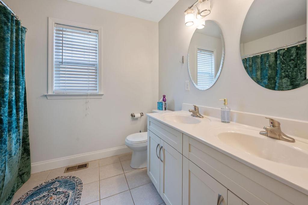 New Victorian Theme, 3Br, Lrg Backyard Close To Pnc Arena, Downtown, And Rdu Airport Роли Экстерьер фото
