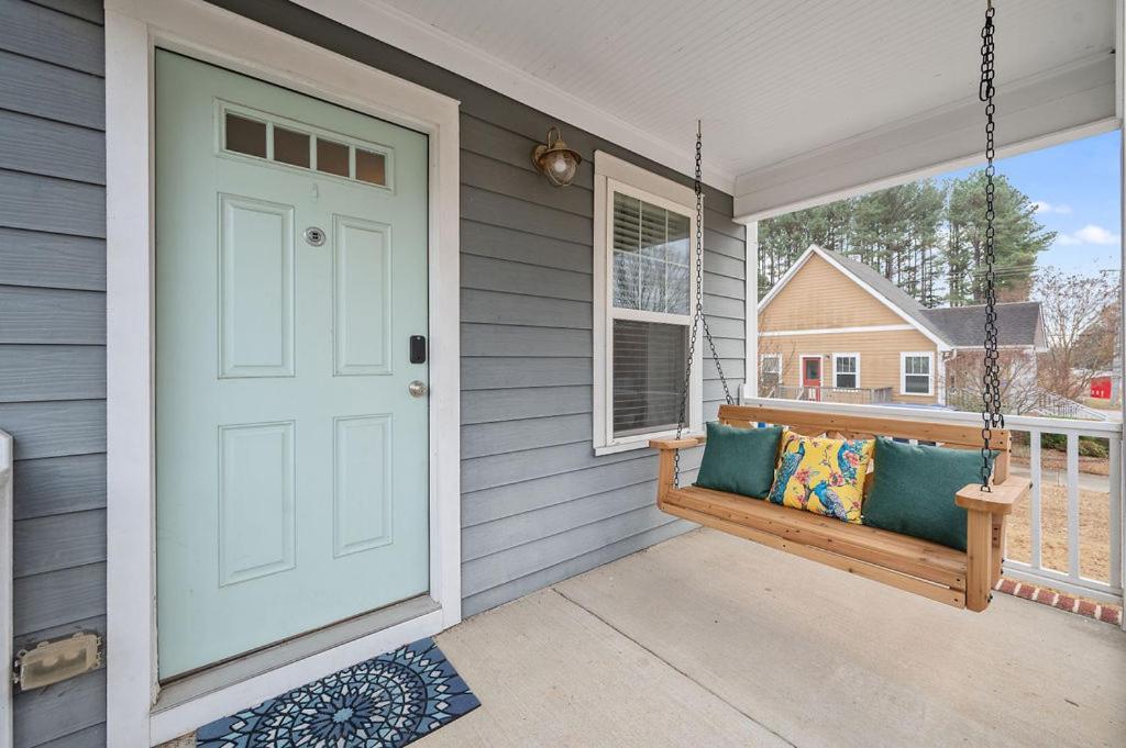 New Victorian Theme, 3Br, Lrg Backyard Close To Pnc Arena, Downtown, And Rdu Airport Роли Экстерьер фото